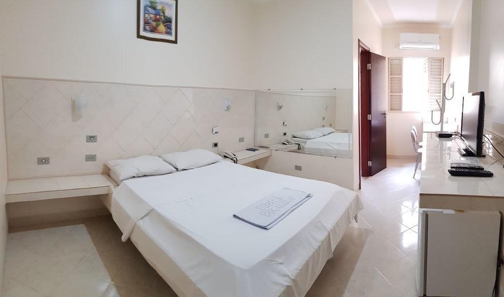 קמפו גרנדה Hotel Premier מראה חיצוני תמונה