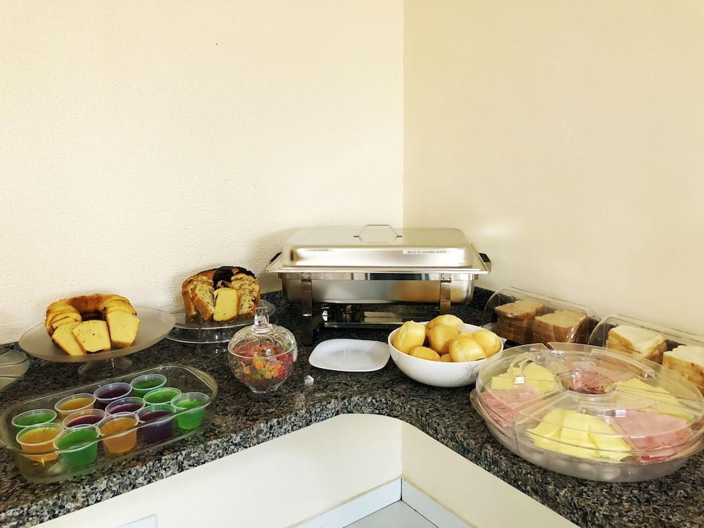 קמפו גרנדה Hotel Premier מראה חיצוני תמונה